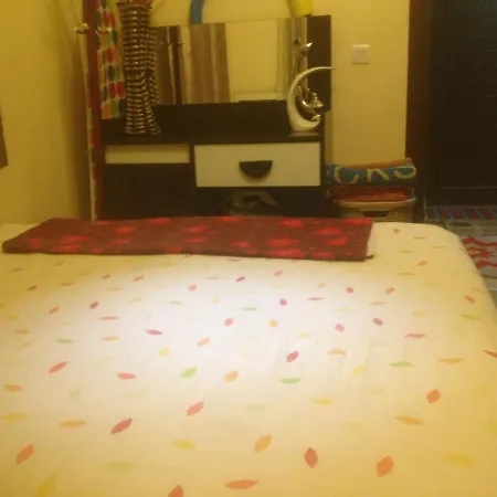 4 Persons Flat House - Cheap Homestay Sleeping Place Appartement