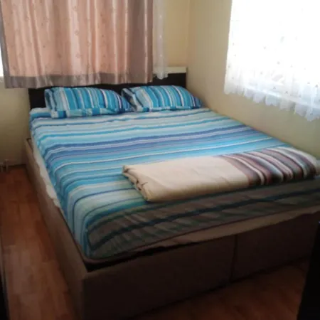 4 Persons Flat House - Cheap Homestay Sleeping Place شقة